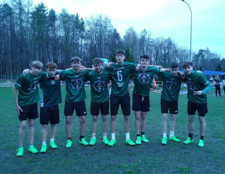 Read more about the article „MECHANIK” NAJLEPSZY W ½ WOJEWÓDZTWA W DRUŻYNOWYCH BIEGACH PRZEŁAJOWYCH